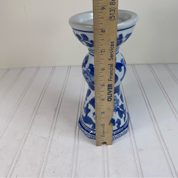 Chinoiserie porcelain blue & white floral candle holder - Picture 3 of 5